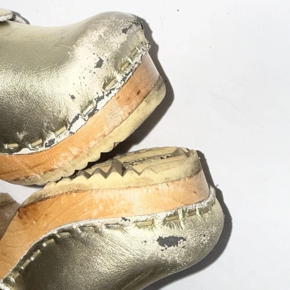 Sven Girls Swedish Made Gold‎ Metallic Leather Heart Wooden Bottom Clogs Size 23